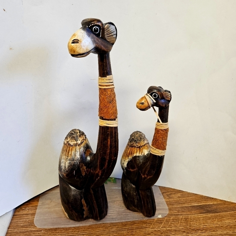 Vintage 2 Artisnal Wooden & Embossed Bohemian Giraffes